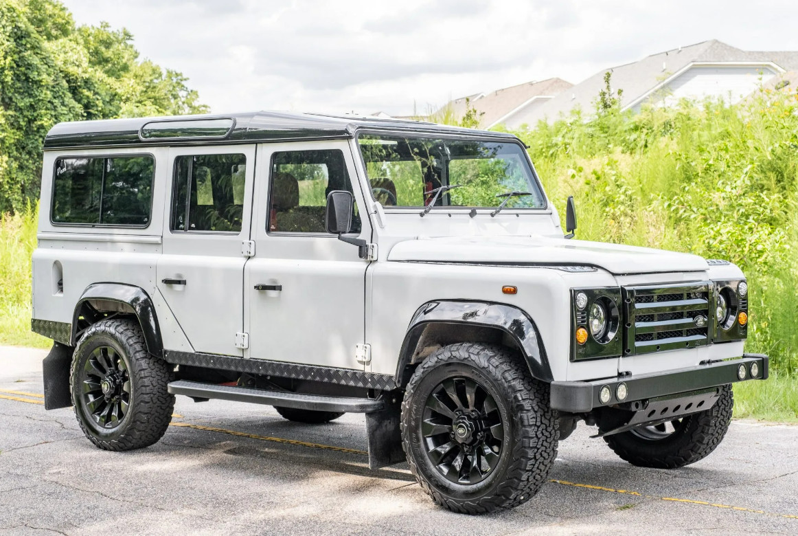 Land-Rover-Defender-1991-SUV-8
