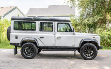 Land-Rover-Defender-1991-SUV-9