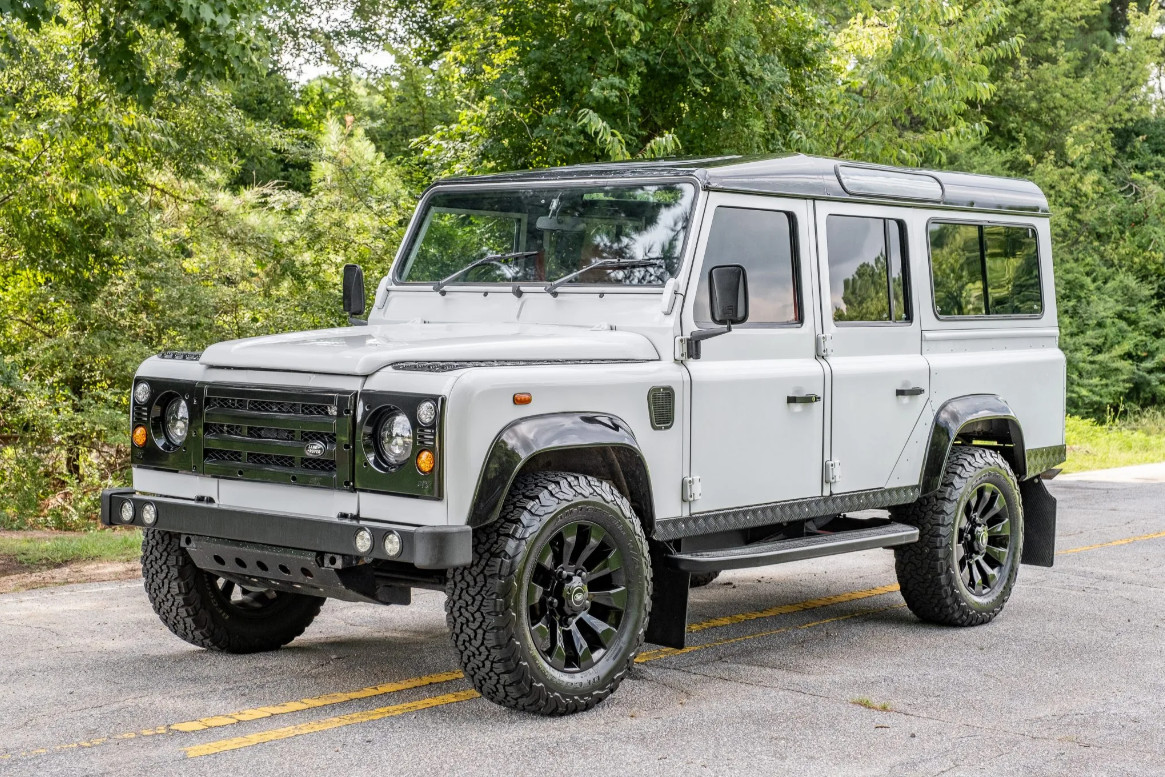 Land-Rover-Defender-1991-SUV