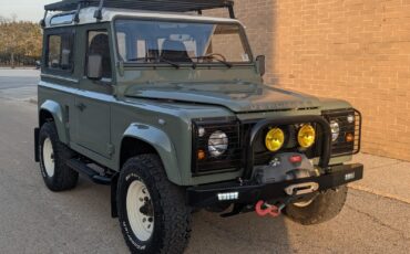 Land-Rover-Defender-1992-SUV-1