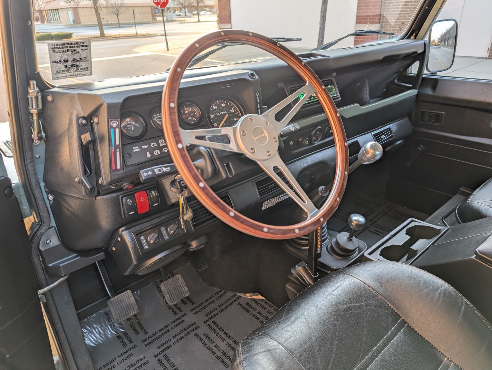 Land-Rover-Defender-1992-SUV-11