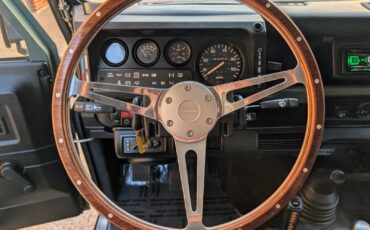 Land-Rover-Defender-1992-SUV-13