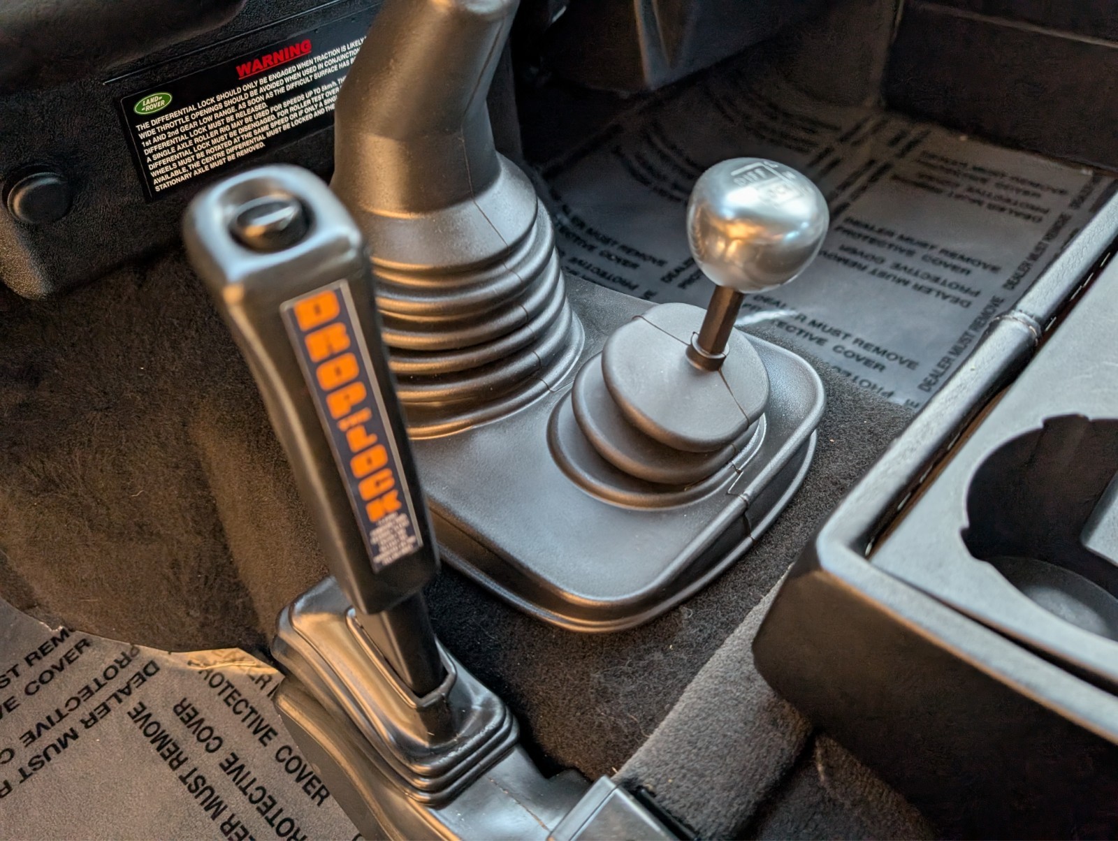 Land-Rover-Defender-1992-SUV-17