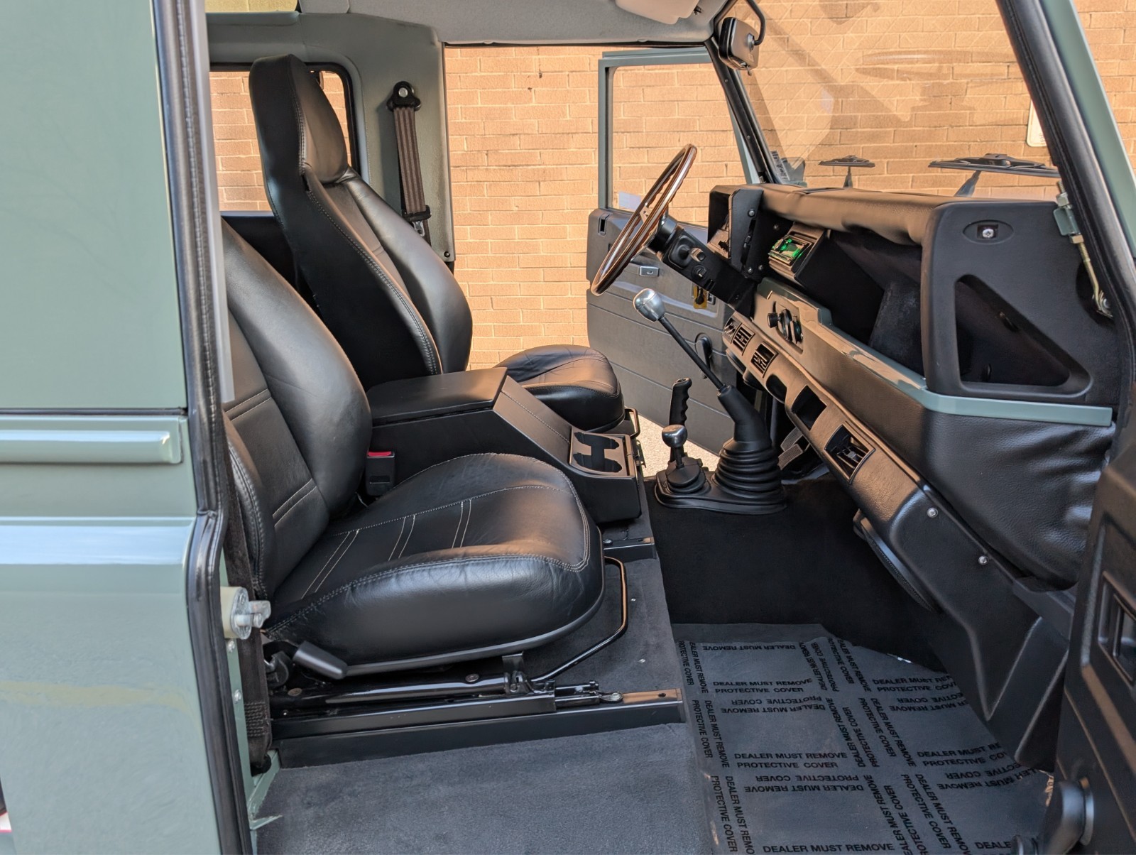 Land-Rover-Defender-1992-SUV-22