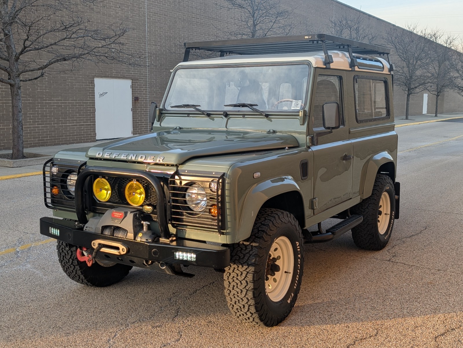 Land-Rover-Defender-1992-SUV-3
