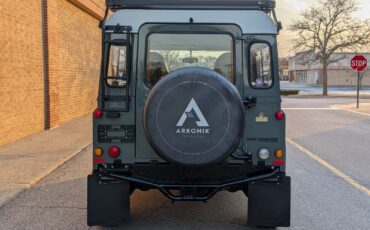 Land-Rover-Defender-1992-SUV-5