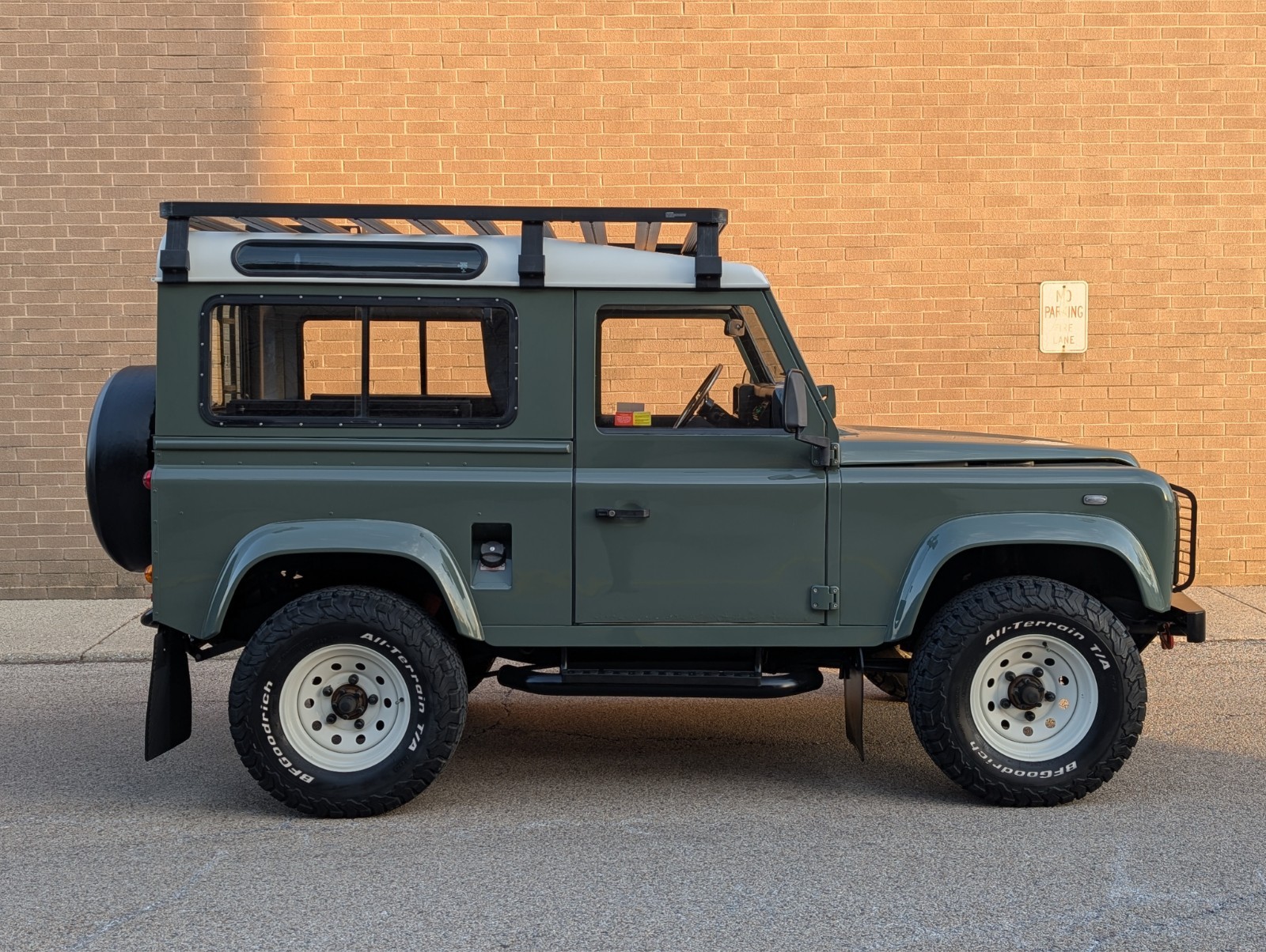 Land-Rover-Defender-1992-SUV-7
