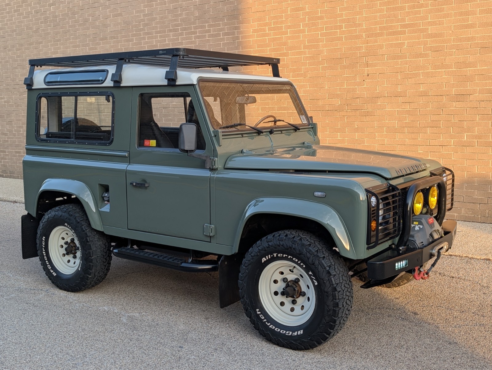 Land-Rover-Defender-1992-SUV-8