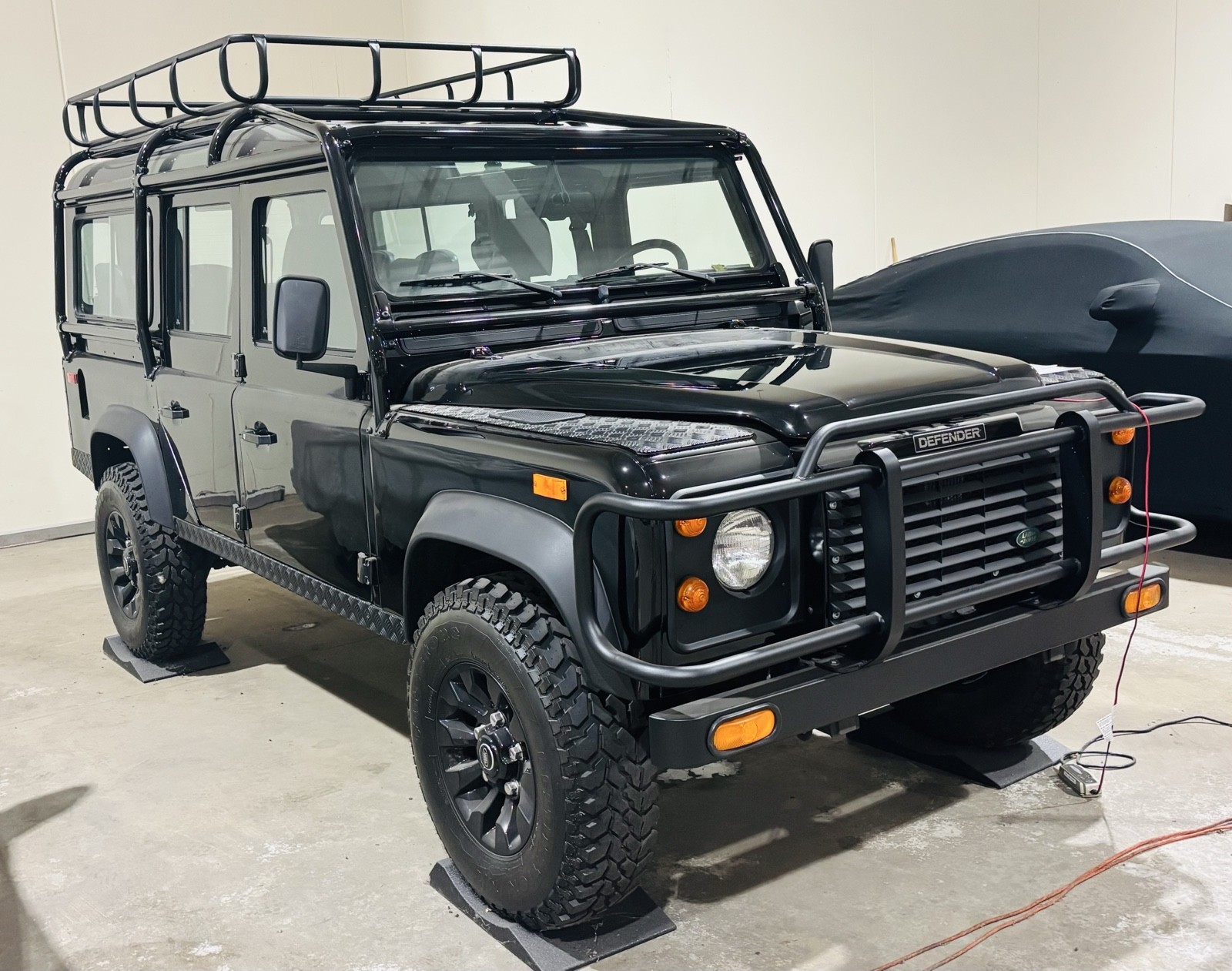 Land-Rover-Defender-1993-1