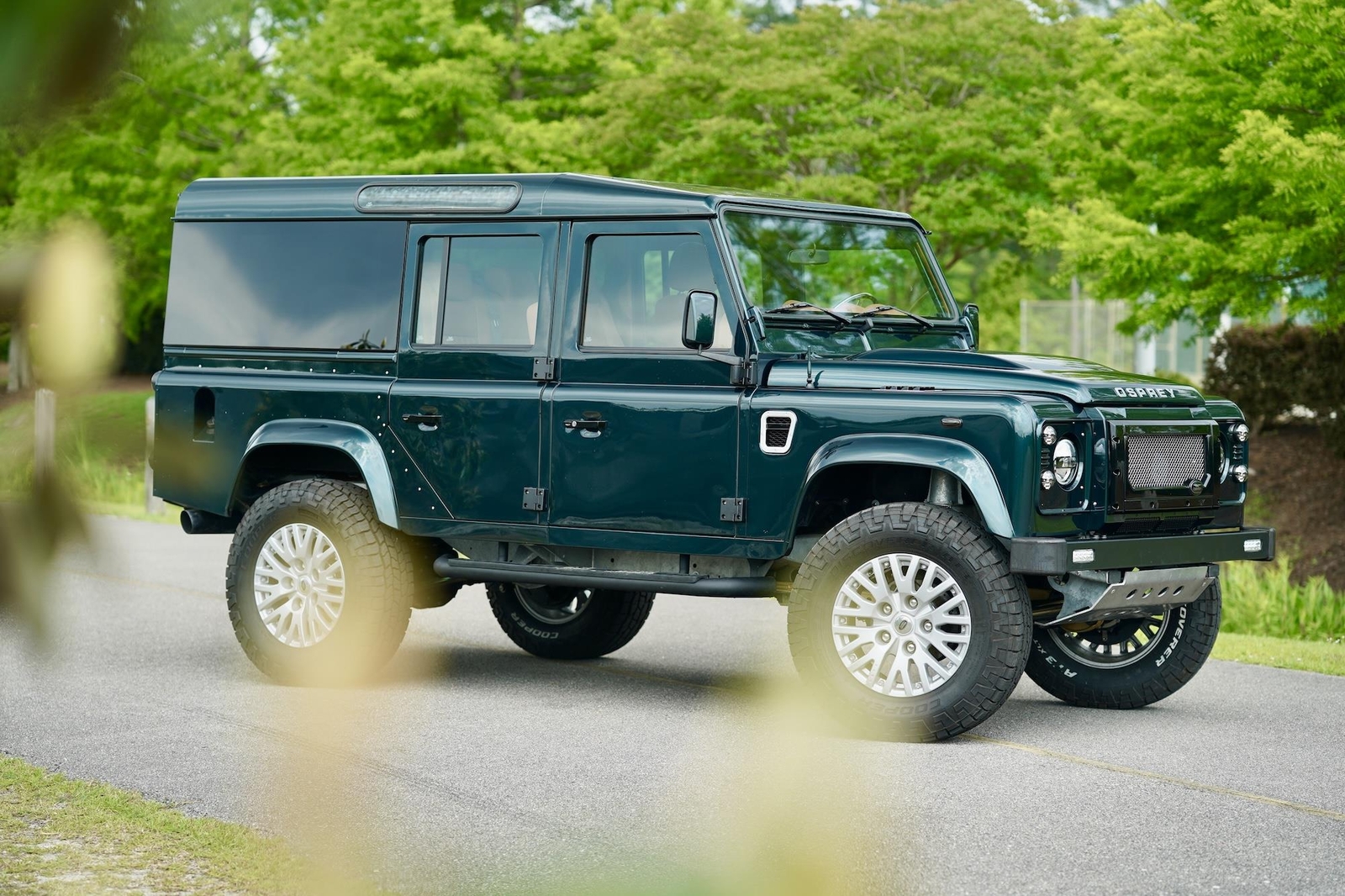 Land-Rover-Defender-1993-1
