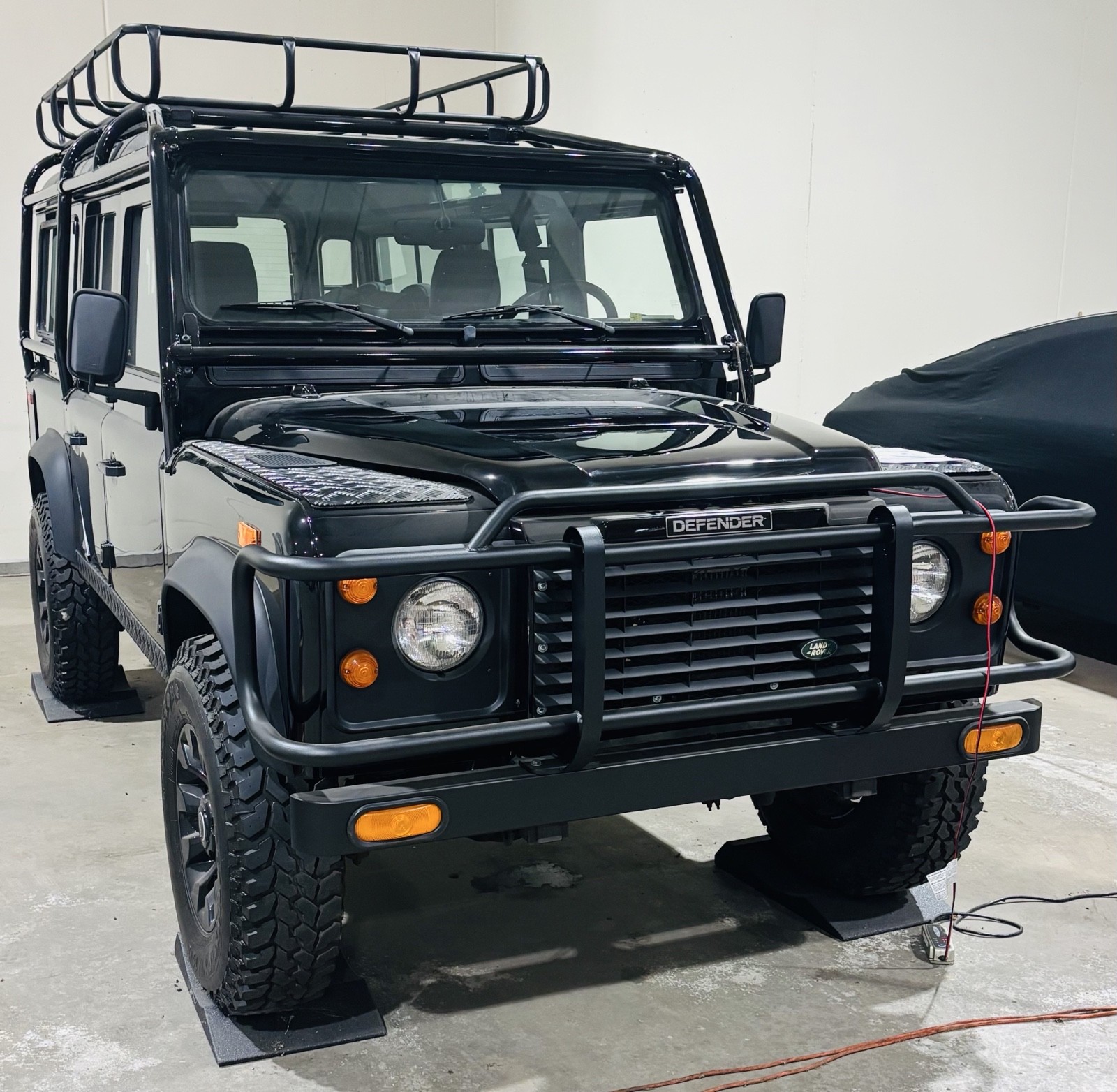 Land-Rover-Defender-1993-13