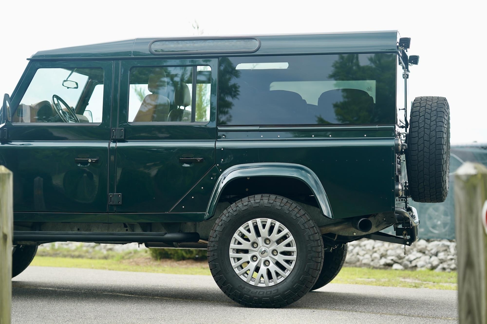 Land-Rover-Defender-1993-15