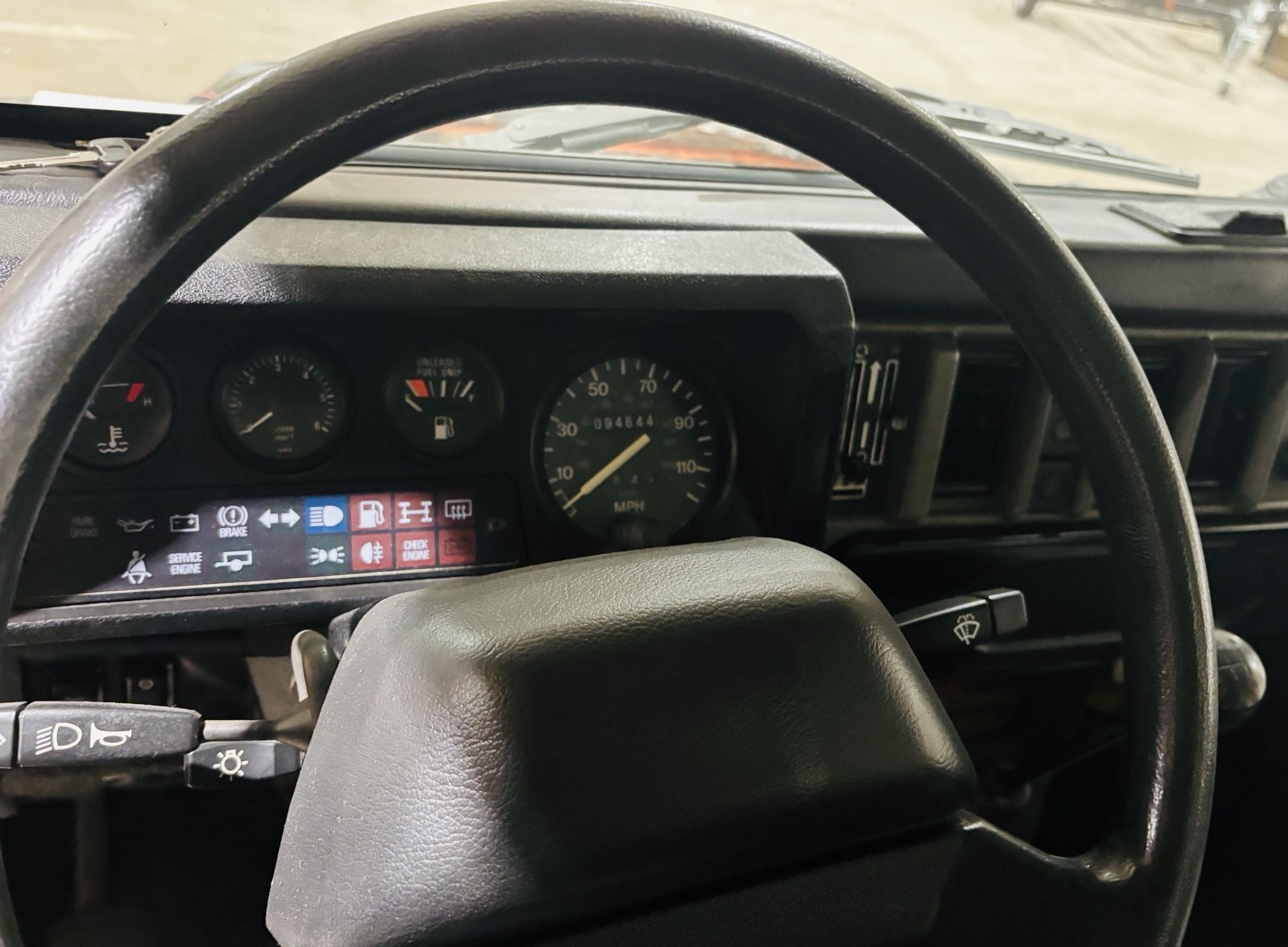 Land-Rover-Defender-1993-17
