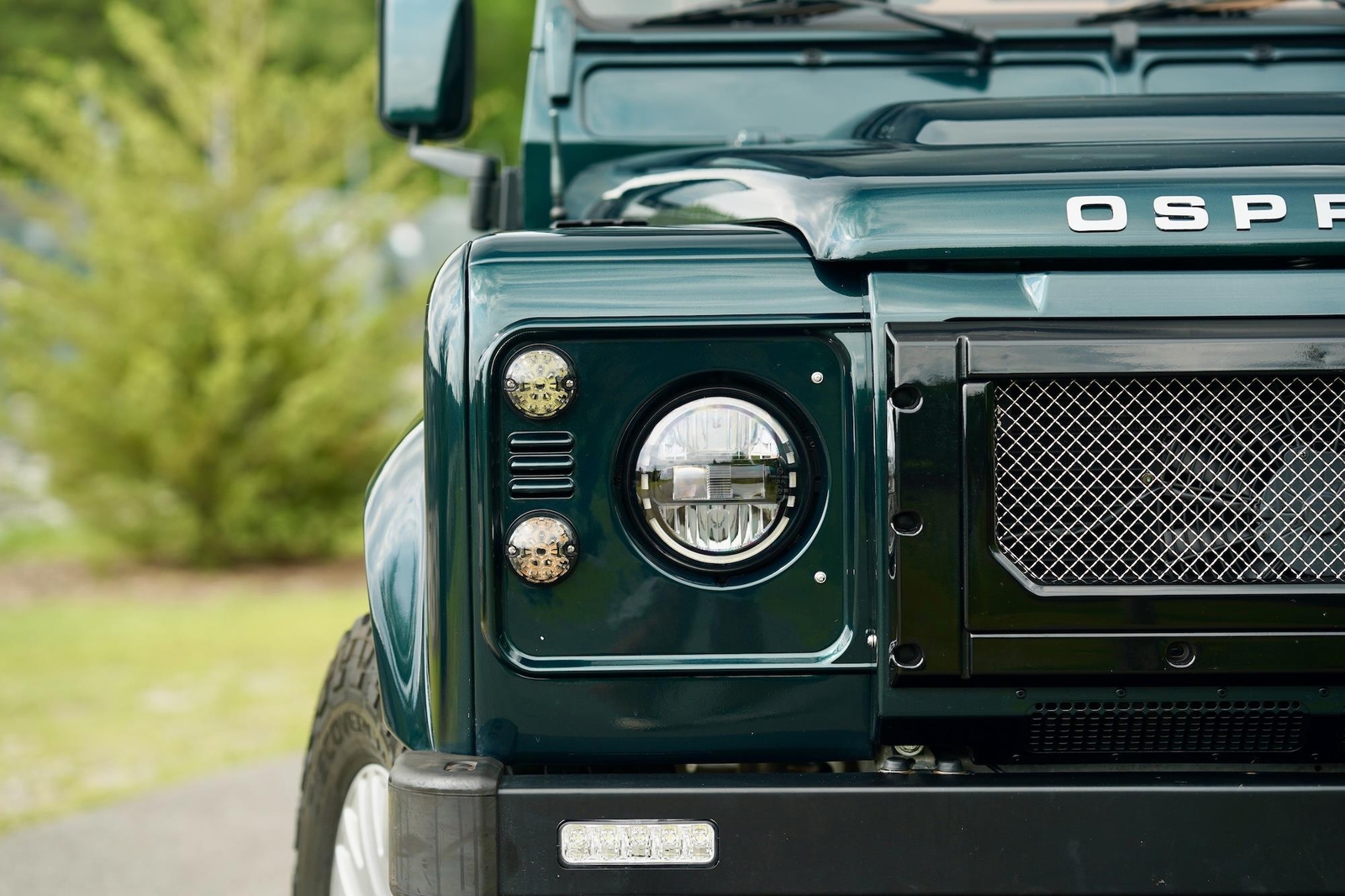 Land-Rover-Defender-1993-18