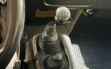 Land-Rover-Defender-1993-19