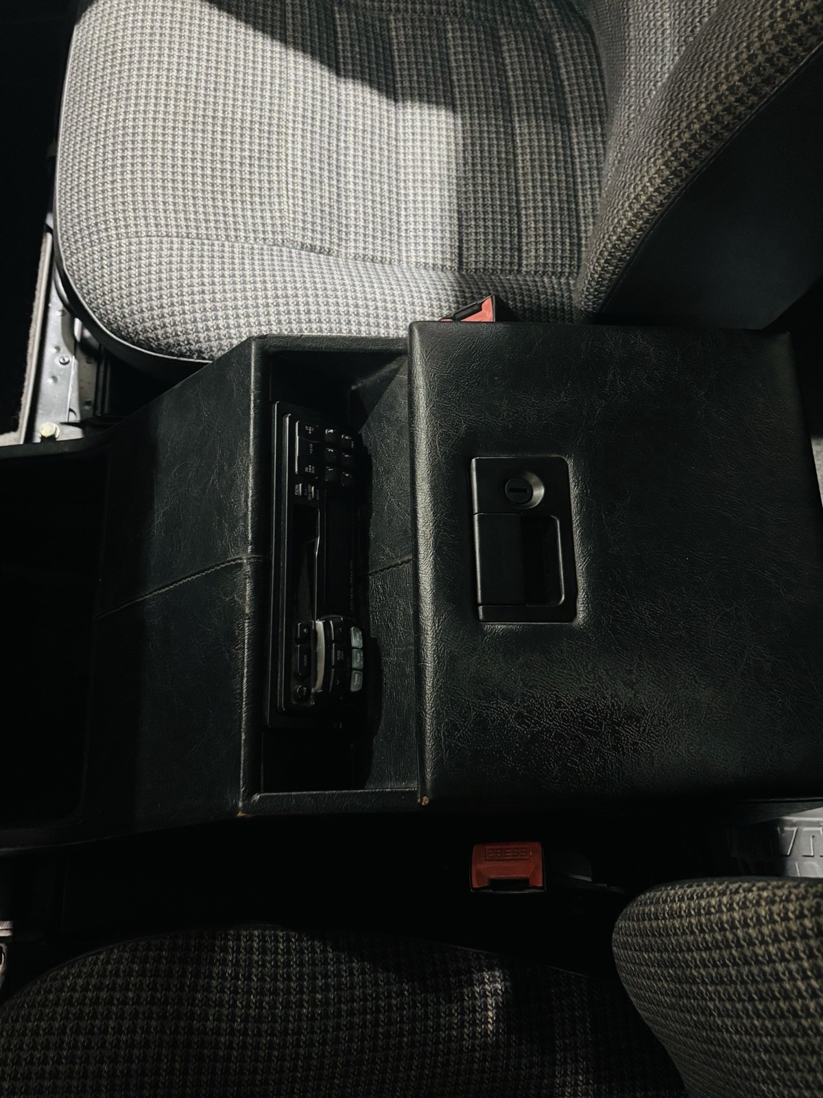 Land-Rover-Defender-1993-20