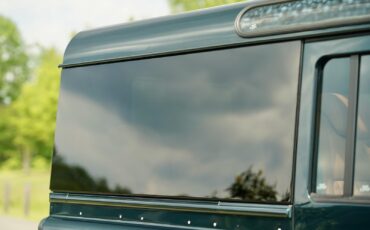Land-Rover-Defender-1993-22