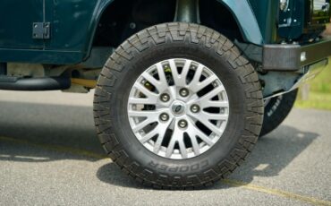 Land-Rover-Defender-1993-24