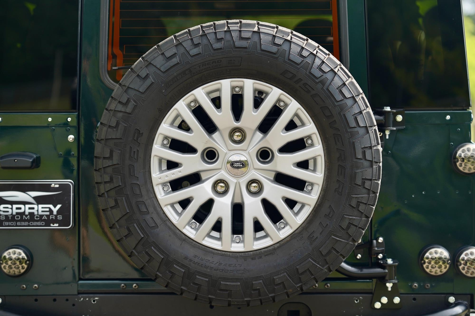 Land-Rover-Defender-1993-27