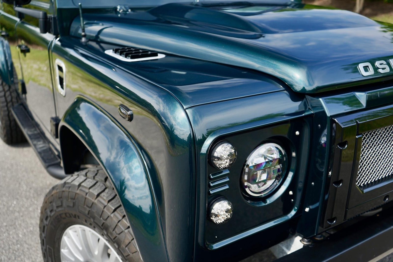 Land-Rover-Defender-1993-3