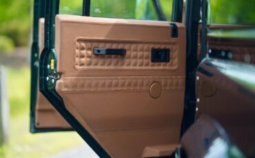 Land-Rover-Defender-1993-30