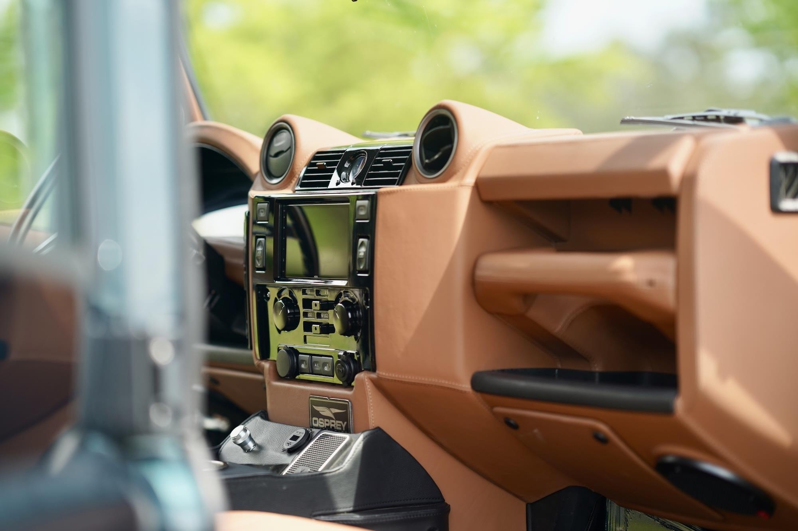 Land-Rover-Defender-1993-34