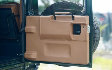 Land-Rover-Defender-1993-35