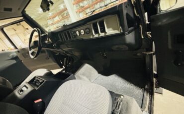 Land-Rover-Defender-1993-36
