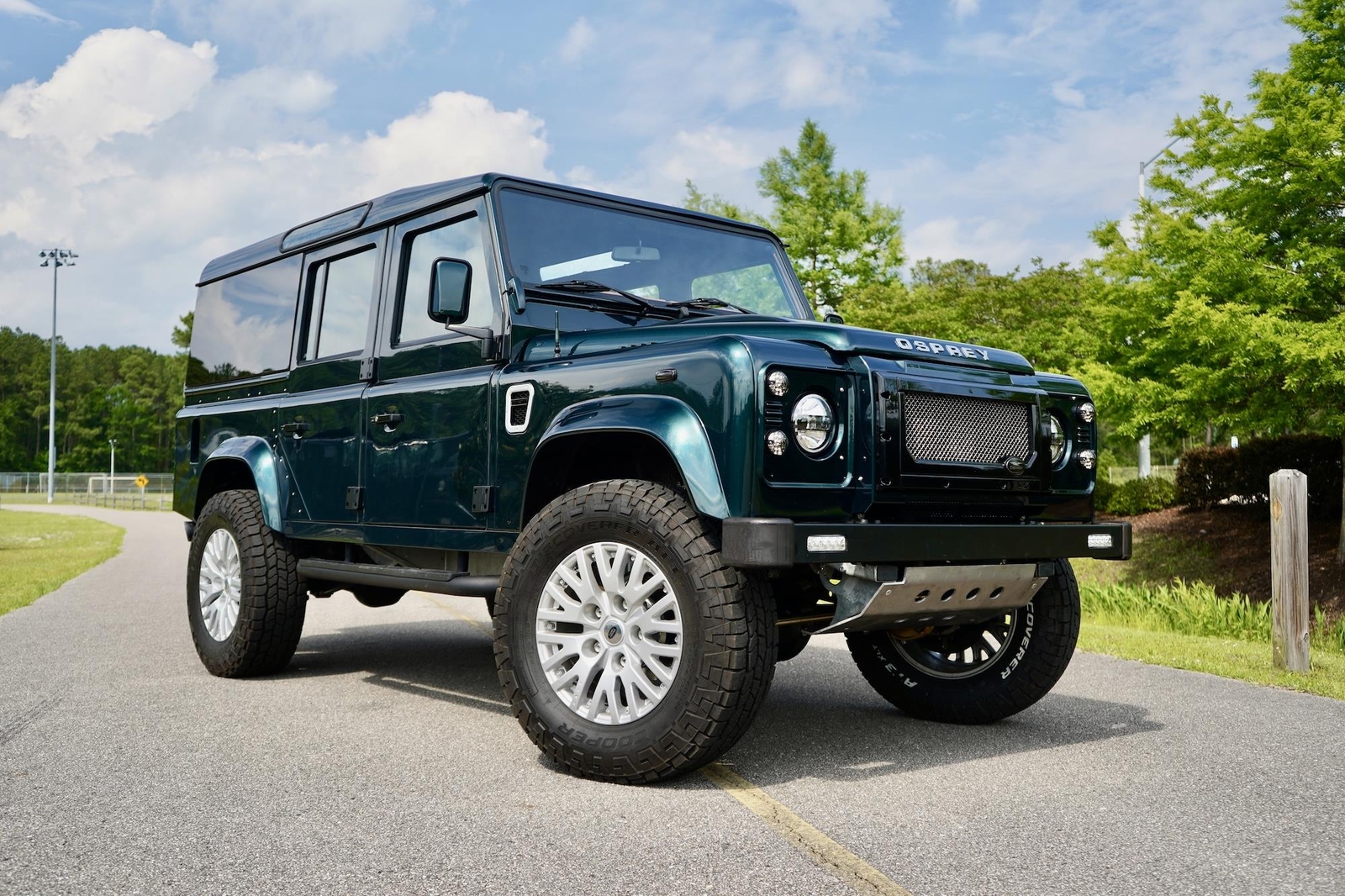 Land-Rover-Defender-1993-38