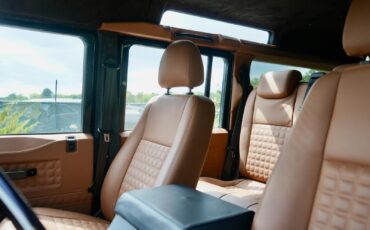 Land-Rover-Defender-1993-5