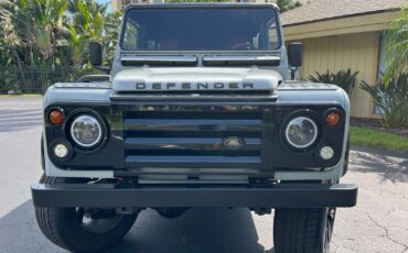 Land-Rover-Defender-1993-SUV-1