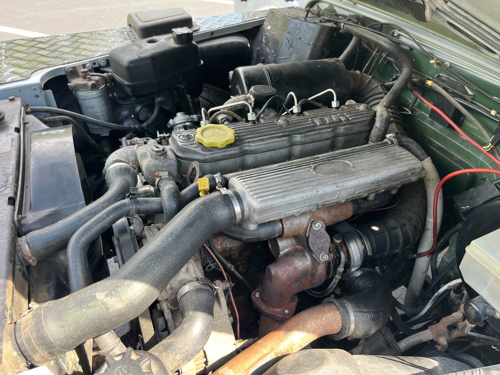 Land-Rover-Defender-1993-SUV-13