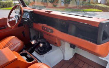 Land-Rover-Defender-1993-SUV-15
