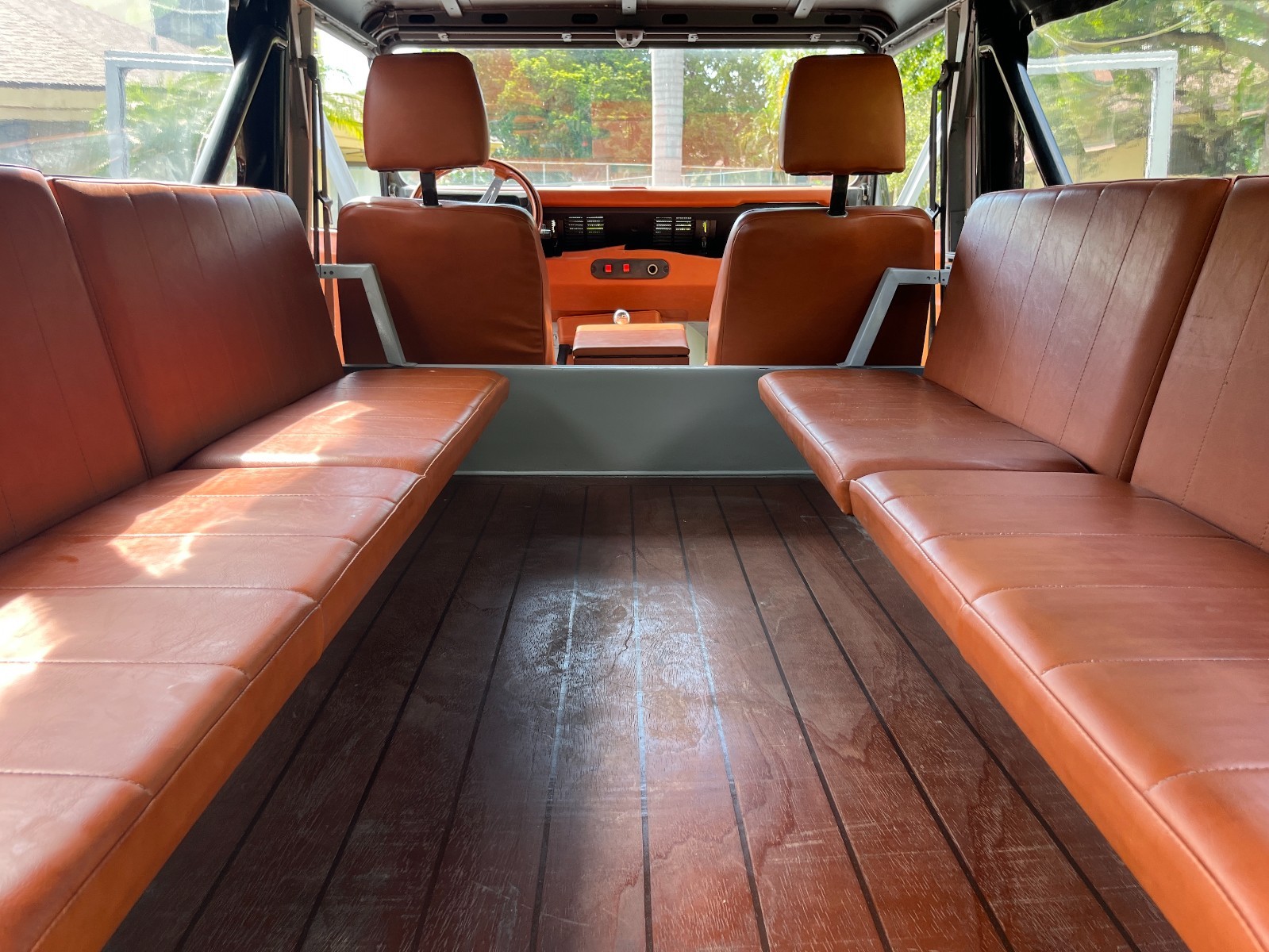 Land-Rover-Defender-1993-SUV-19