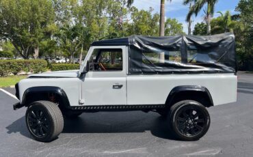 Land-Rover-Defender-1993-SUV-4