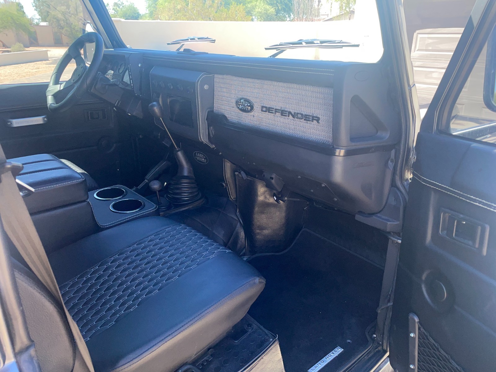 Land-Rover-Defender-1994-SUV-10
