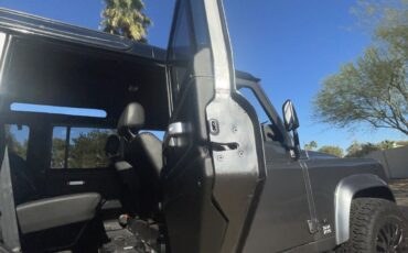 Land-Rover-Defender-1994-SUV-23