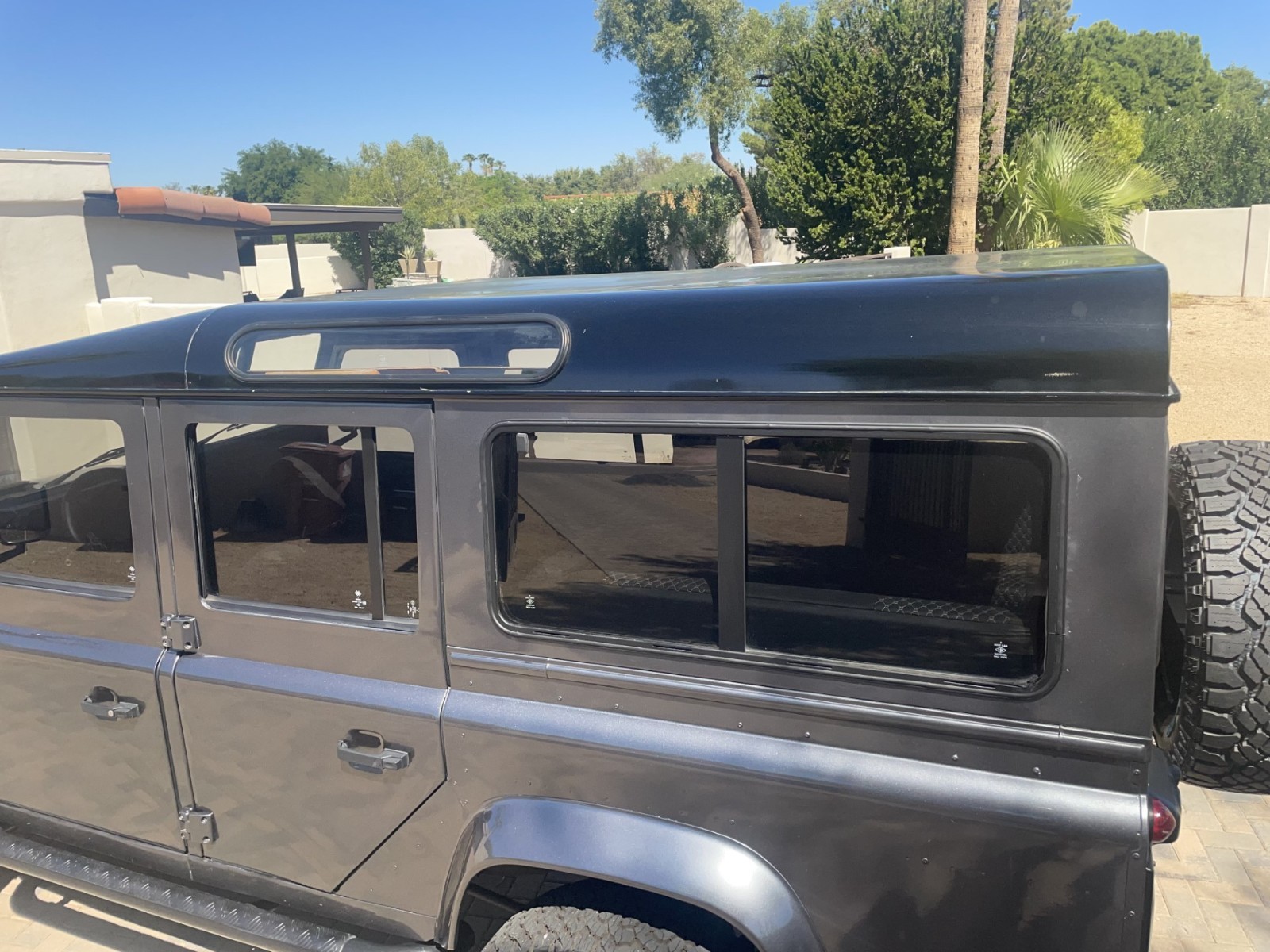 Land-Rover-Defender-1994-SUV-6