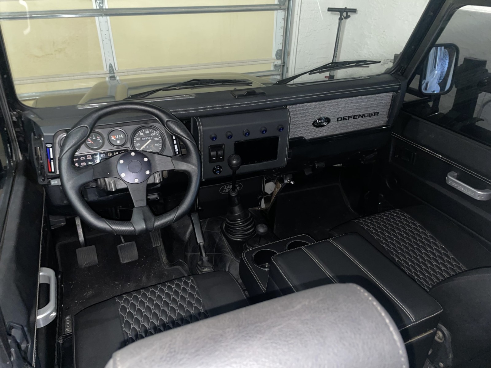 Land-Rover-Defender-1994-SUV-9