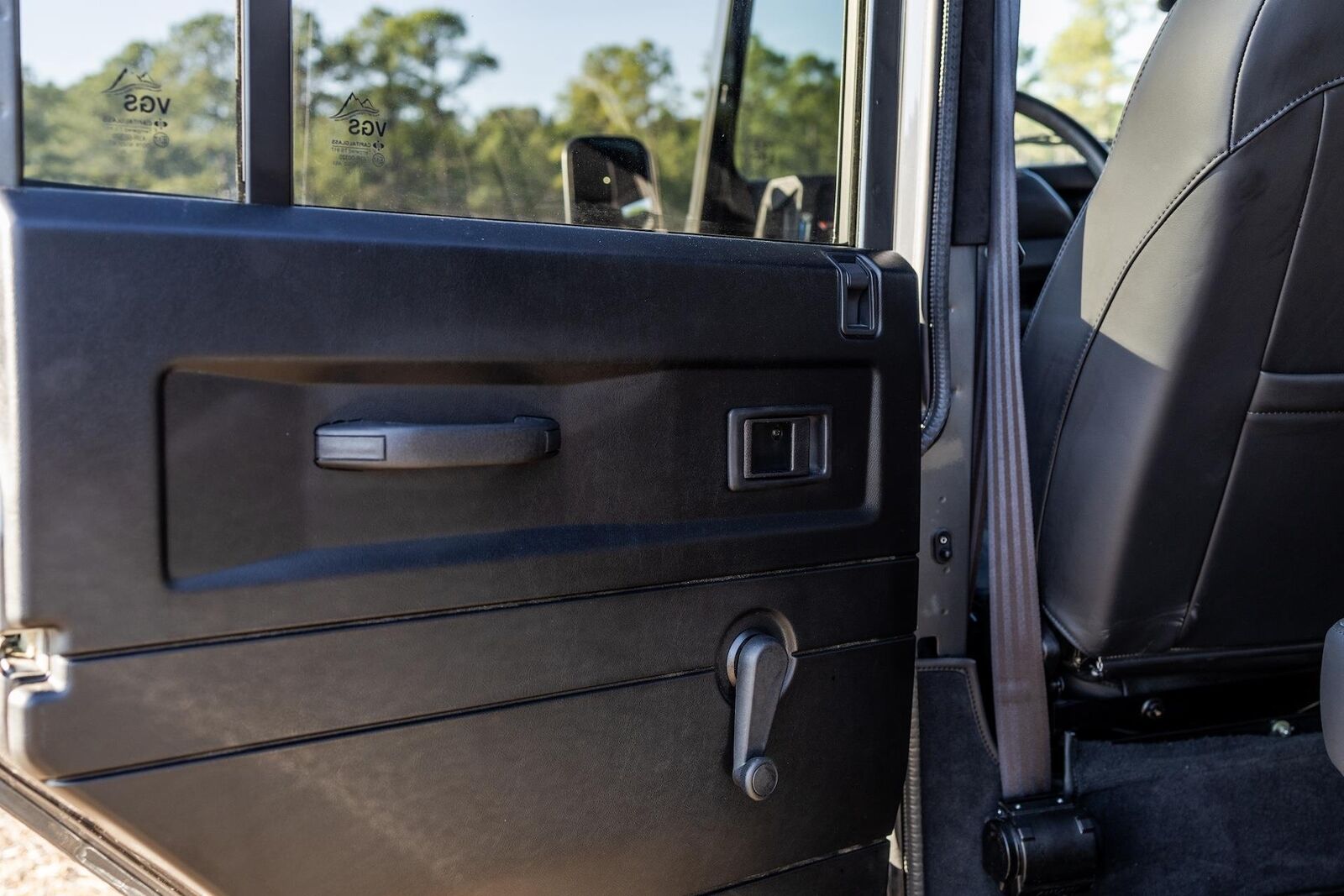 Land-Rover-Defender-1995-Station-Wagon-10