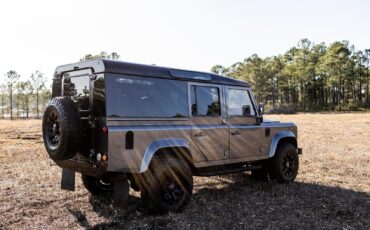 Land-Rover-Defender-1995-Station-Wagon-16