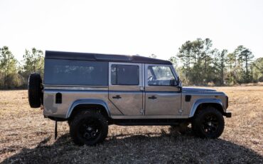 Land-Rover-Defender-1995-Station-Wagon-17