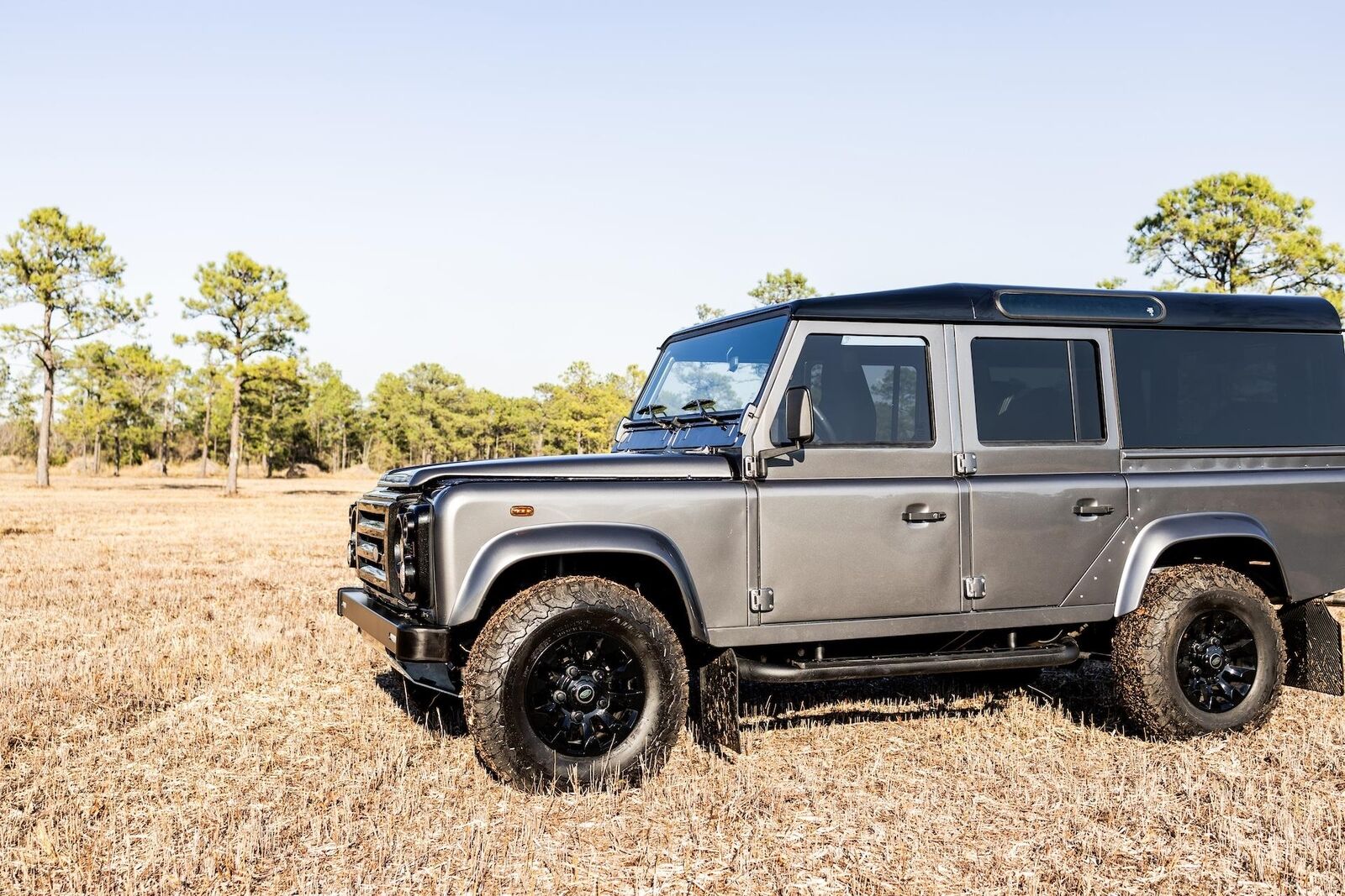 Land-Rover-Defender-1995-Station-Wagon-2