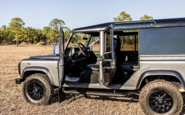 Land-Rover-Defender-1995-Station-Wagon-25