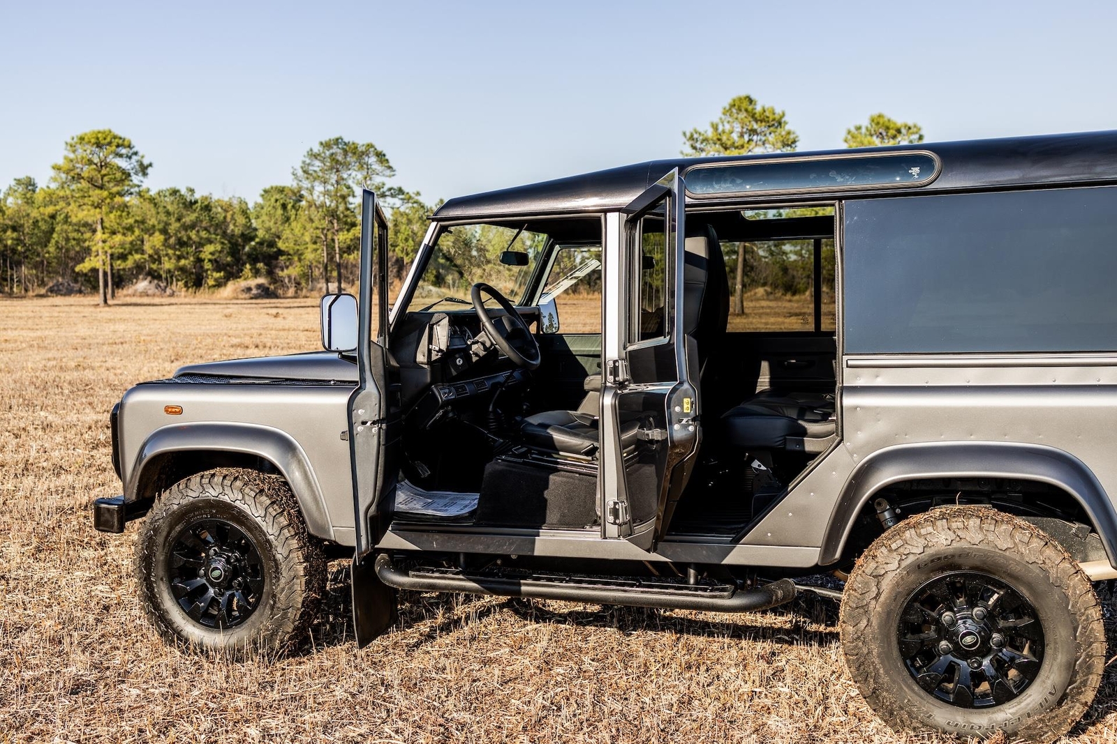 Land-Rover-Defender-1995-Station-Wagon-25