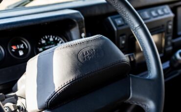 Land-Rover-Defender-1995-Station-Wagon-26