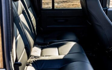 Land-Rover-Defender-1995-Station-Wagon-27