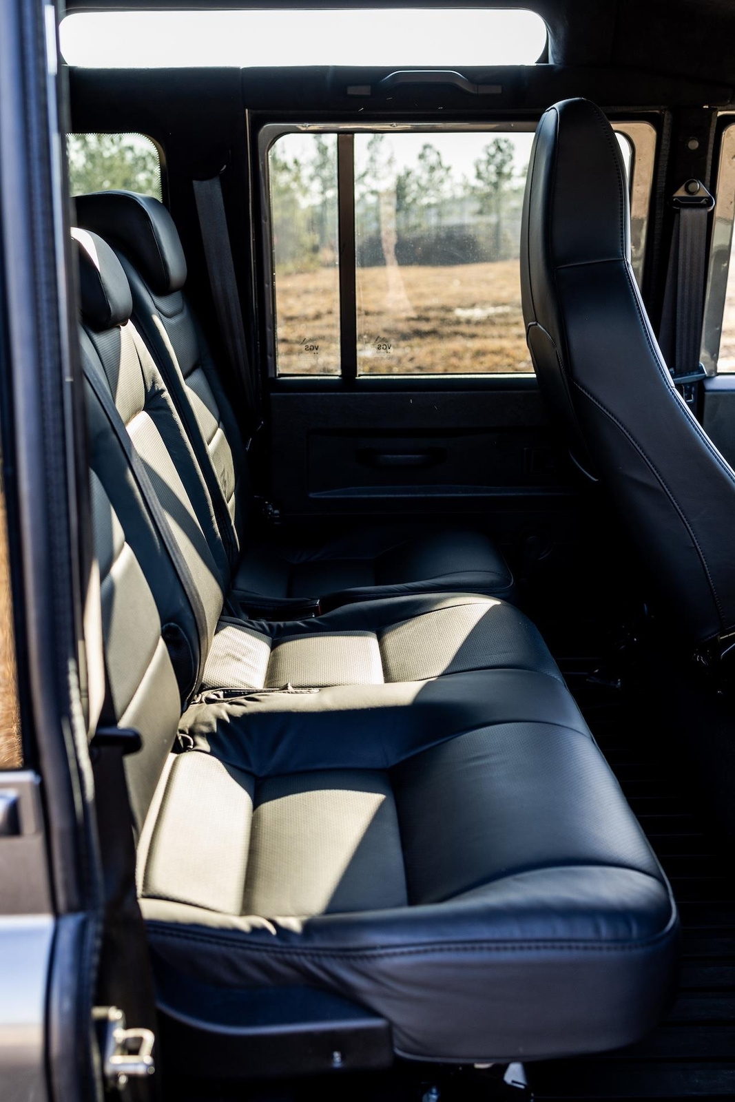 Land-Rover-Defender-1995-Station-Wagon-27