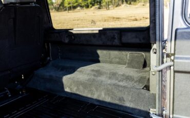 Land-Rover-Defender-1995-Station-Wagon-32