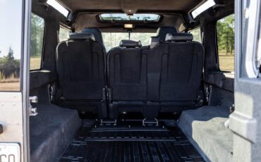 Land-Rover-Defender-1995-Station-Wagon-8